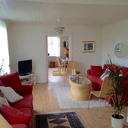 Linddalsveien 7, 4950 Risor, Norway *