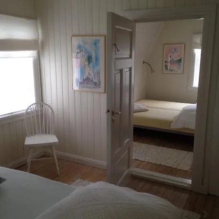 Linddalsveien 7, 4950 Risor, Norway * Risør
